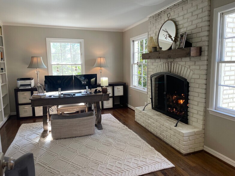 Building Photo - 4044 Emma Ln NE