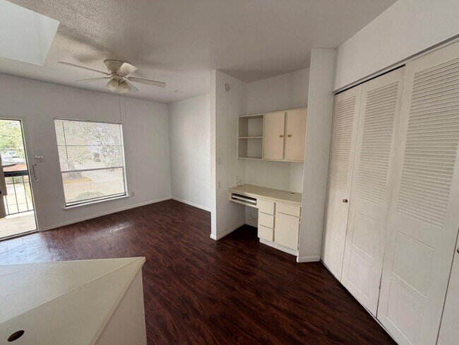 Building Photo - 7901 Cambridge St