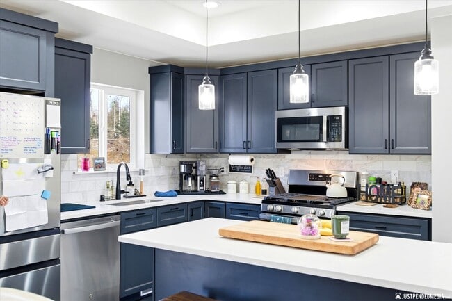 Building Photo - Aurora Heights Ranch