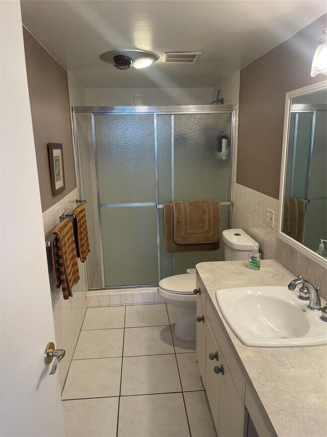 Building Photo - 1401 S Ocean Dr