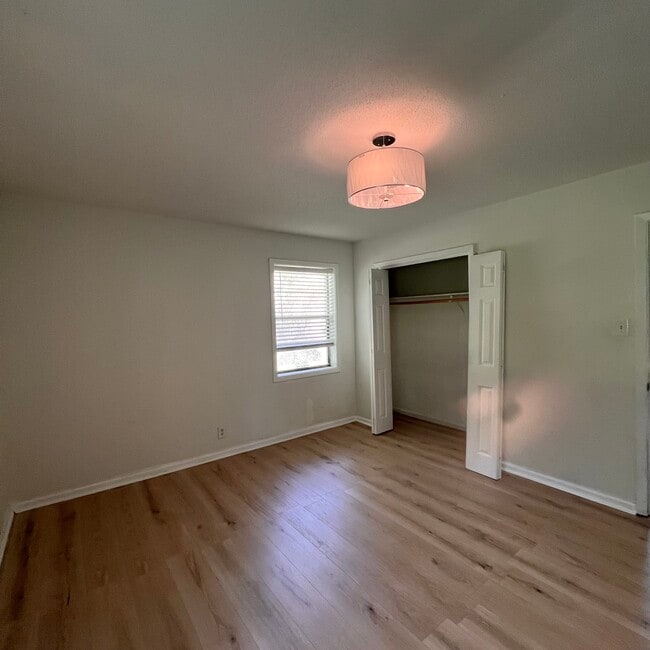 Building Photo - 106 Whispering Pines Loop