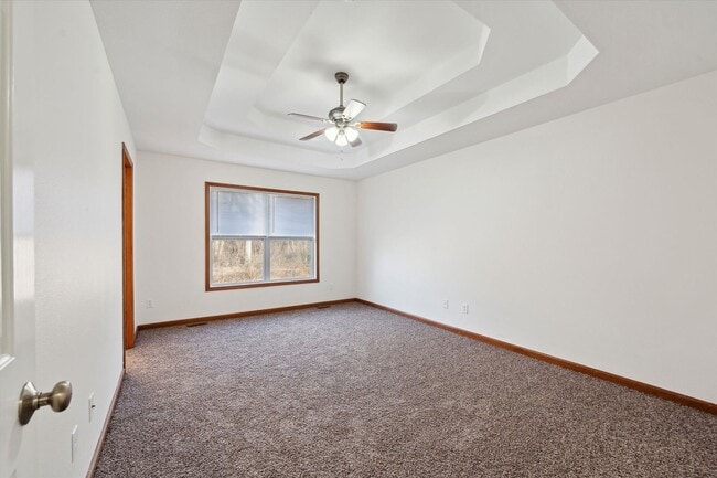 Building Photo - Large 3 Bed 2 Bath ranch for rent