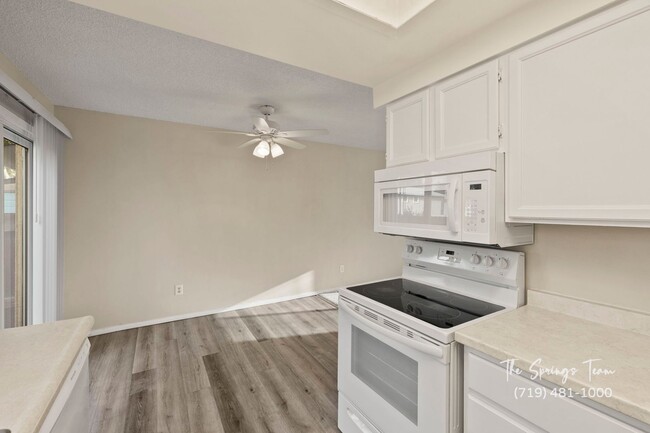 Building Photo - La Jolla 2BD Two-Story Townhome convenient...