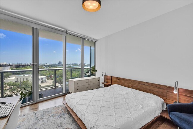 Building Photo - 888 Biscayne Blvd