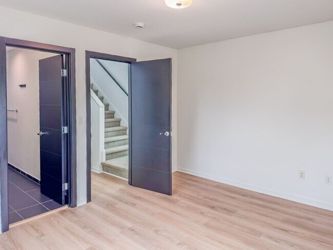 Building Photo - 4146 25th Ave SW