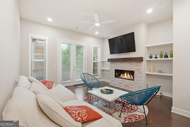 Building Photo - 4245 Deming Cir
