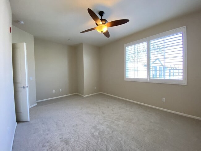 Building Photo - 2bd/2.5ba Townhouse with A/C in San Elijo ...