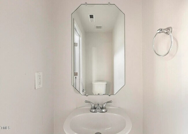 Building Photo - Earn Wealth While Leasing - Like a Homeown...
