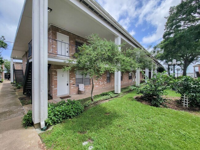 Building Photo - 3535 NASA Road 1