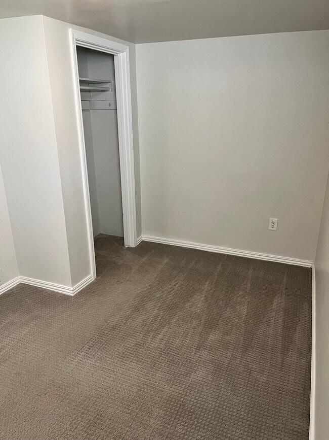 Building Photo - Charming 4 Bedroom 2 Bath Home in Sugarhouse!