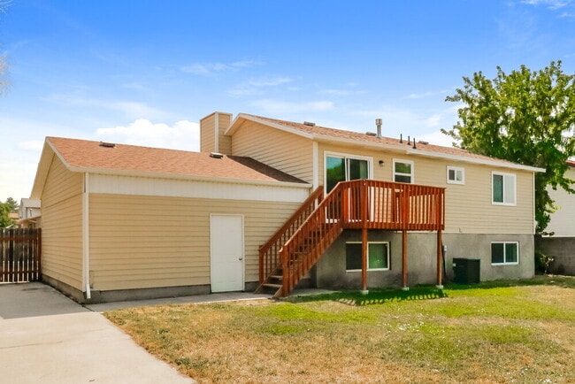Building Photo - 5408 Hunter Dr