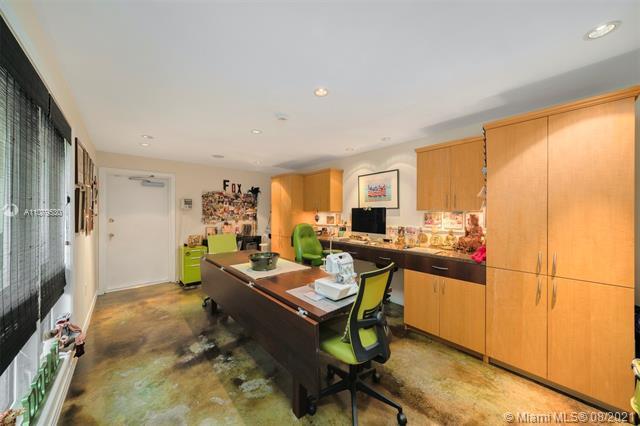 Building Photo - 8845 School House Rd