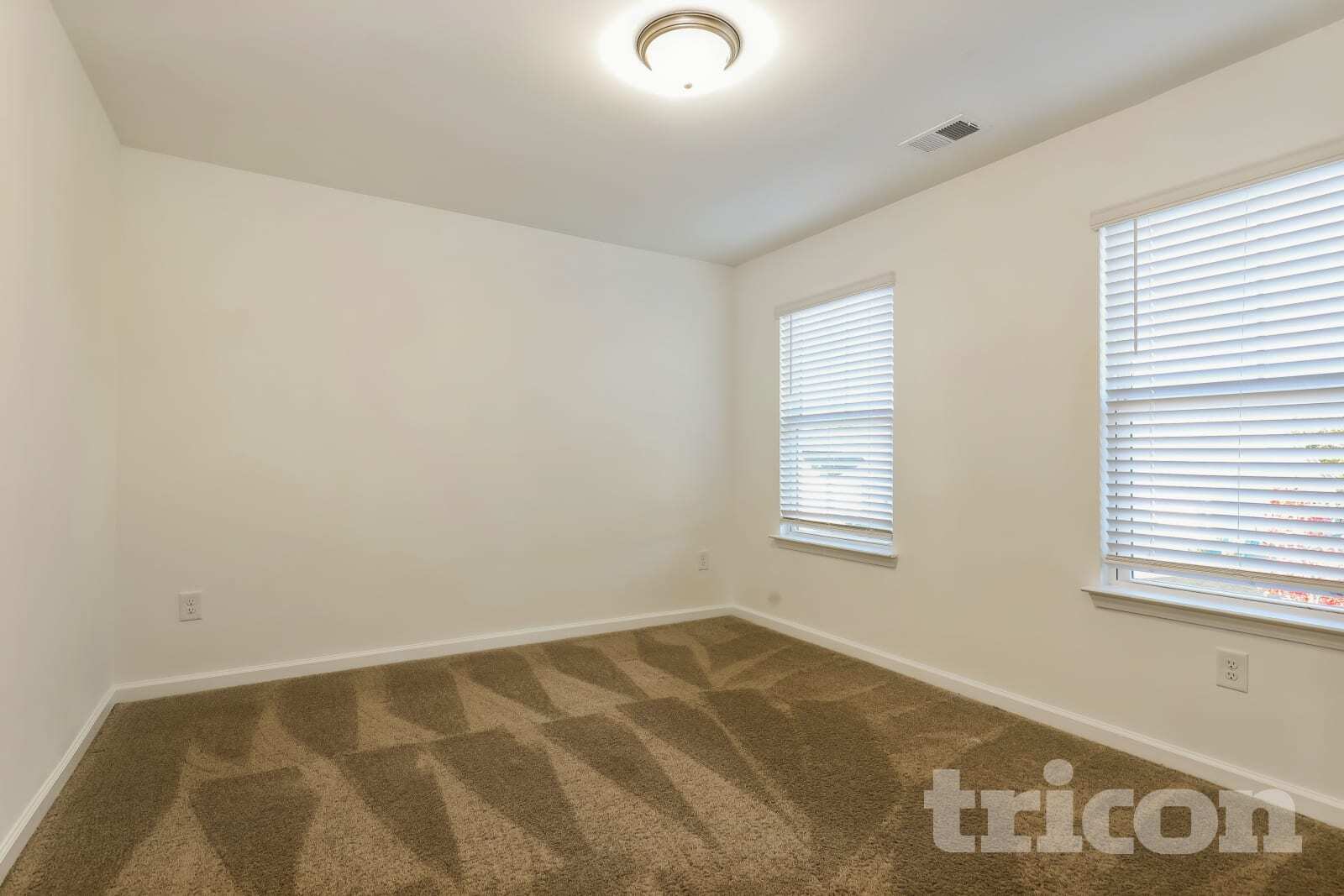 Building Photo - 413 Freeport Wy