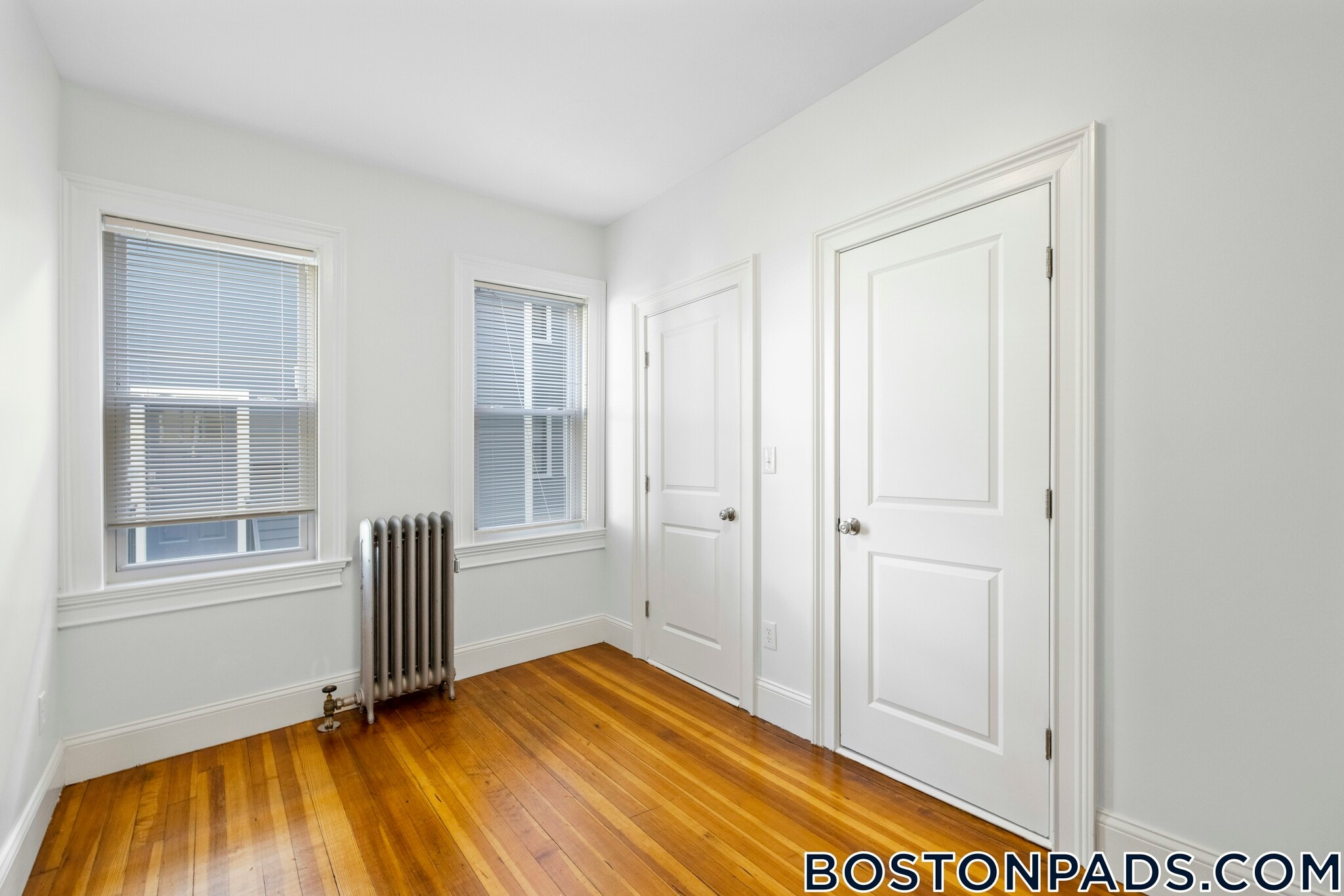 Building Photo - 122 Columbia St