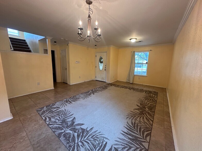 Building Photo - 9426 Santa Fe Ridge