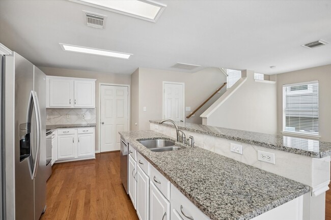 Building Photo - 39 Butterfly Branch Pl