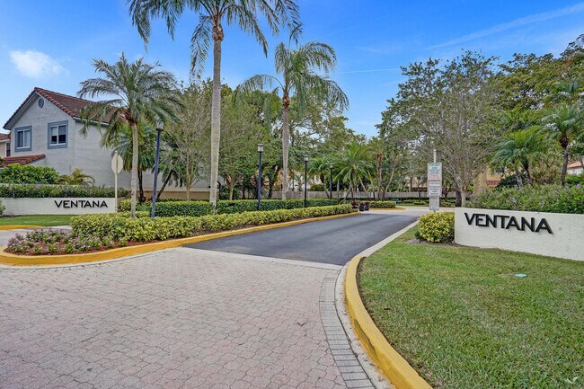 Building Photo - 9821 NW 5th Pl