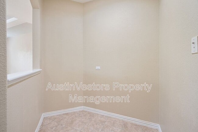 Building Photo - 2955 Angelina Dr
