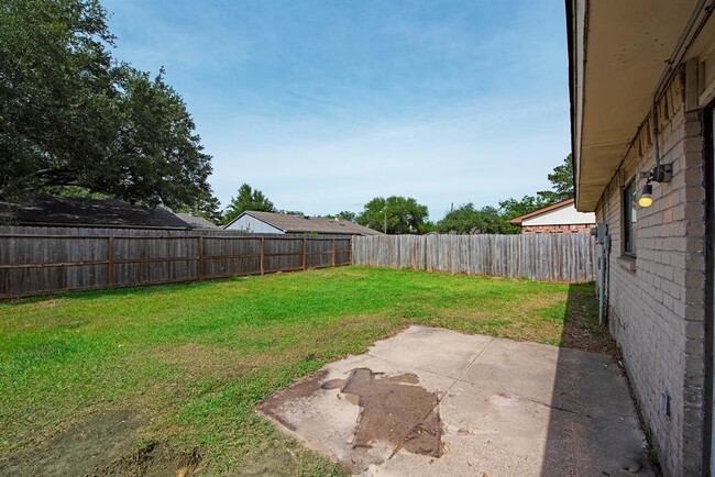 Building Photo - 17306 N Yorkglen Dr