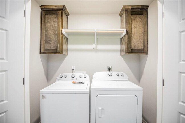 Building Photo - ***1903-B Azlin Place***