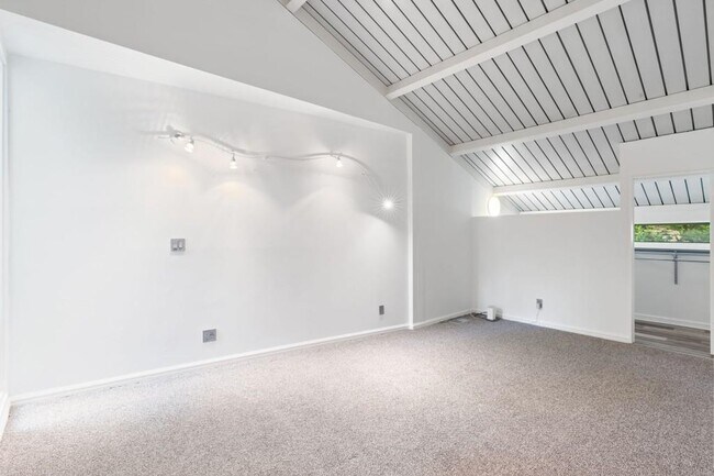 Building Photo - 1121 Dawn View Ln NW
