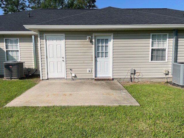 Building Photo - 6004 Susan Cir