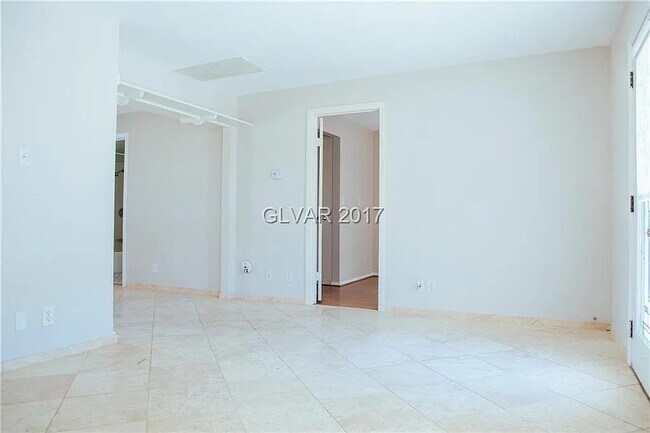 Building Photo - 8015 La Cienega St