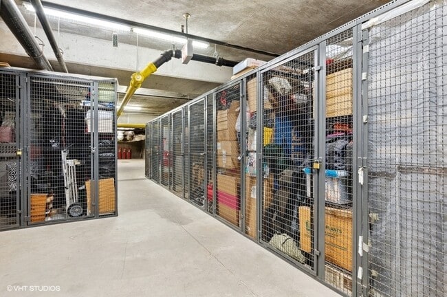 Building Photo - 737 W Washington Blvd