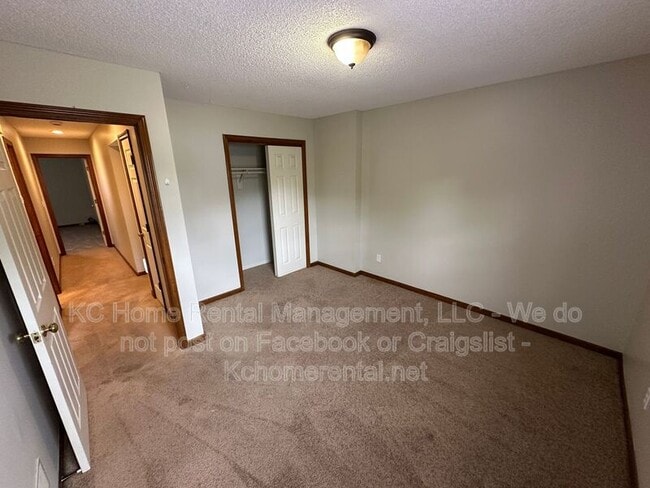 Building Photo - 6633 W 151st Pl