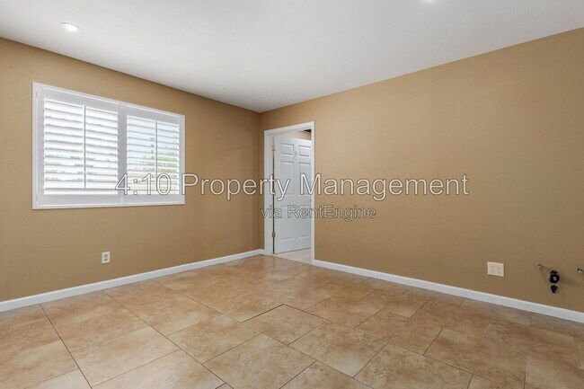 Building Photo - 26002 S La Cite Dr