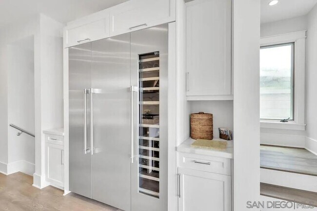 Building Photo - 914 B Ave