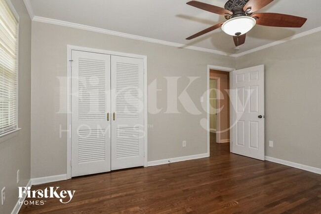 Building Photo - 2104 Gracewood Dr