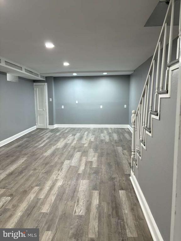 Building Photo - 5718 Woodbine Ave