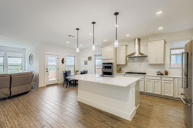 Building Photo - 6800 Cliff Rose Dr