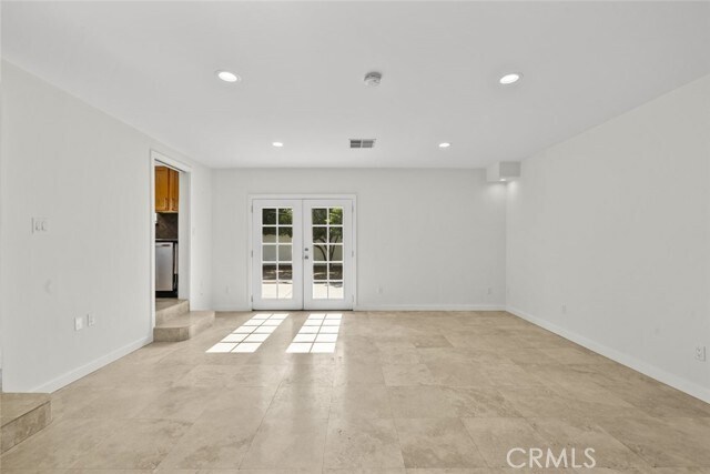 Building Photo - 8440 Oakdale Ave