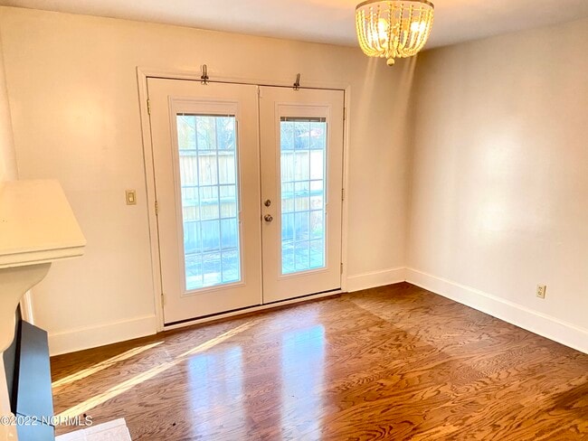 Building Photo - 400 Georgetown Ct