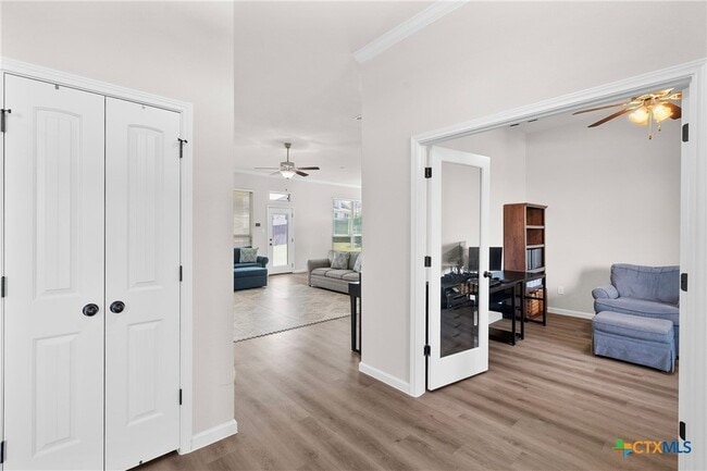 Building Photo - 7822 Kendall Hill Dr