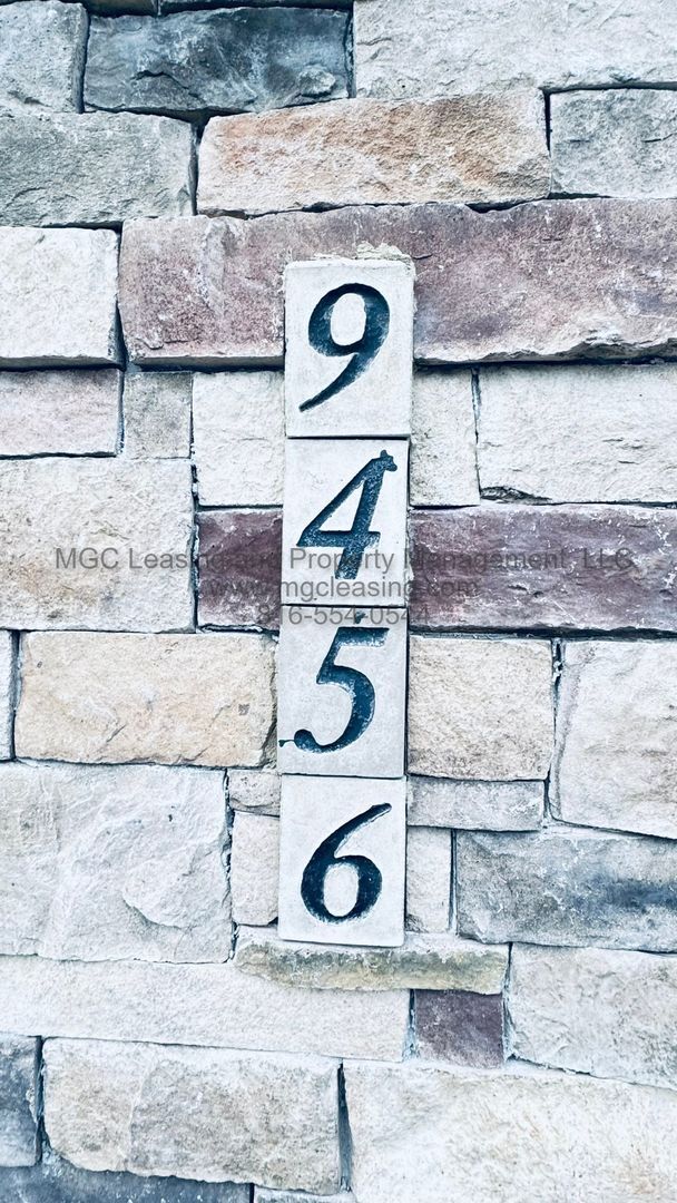 Building Photo - Special Offer at Baltimore Townhomes - One Month Free Rent!