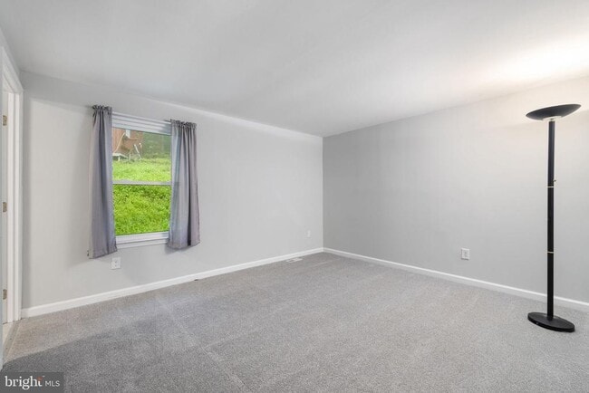 Building Photo - 247 Marsden Hts Rd