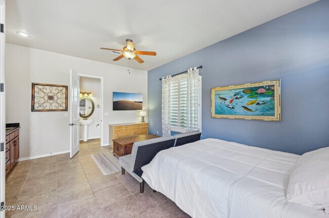 Building Photo - 351 N Cloverfield Cir