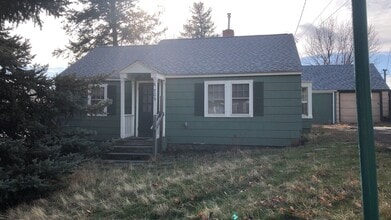 Building Photo - 309 NW Cleveland St