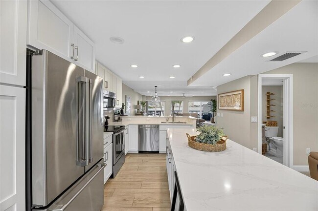 Building Photo - 160 Marina Del Rey Ct