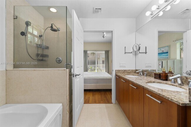 Building Photo - 18413 NE 27th Ct