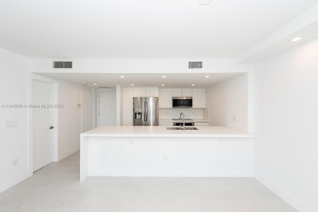 Building Photo - 177 Ocean Ln Dr