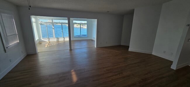 Building Photo - 301 22nd St