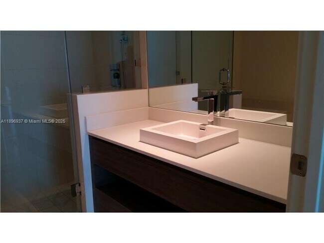 Building Photo - 1100 S Miami Ave