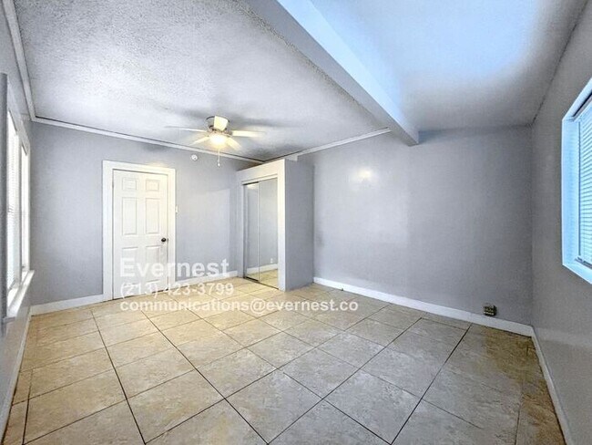 Building Photo - Charming 2-Bedroom Home with Garage and Ba...