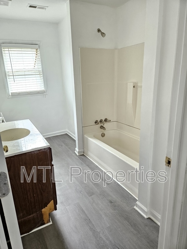 Building Photo - 209 Berry St