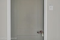 Building Photo - 215 Hickory St