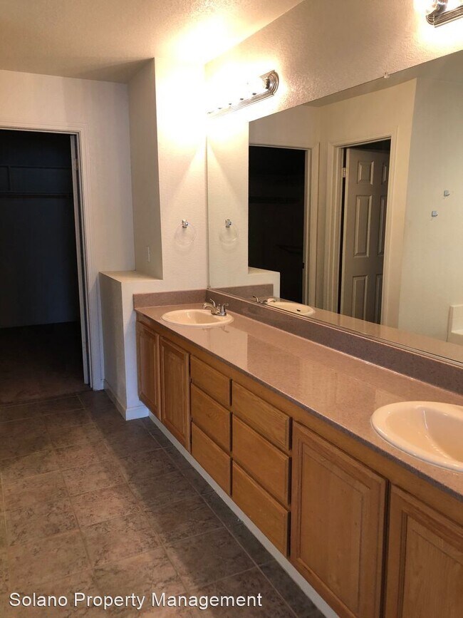 Building Photo - 4 br, 3 bath House - 1137 Potrero Cir